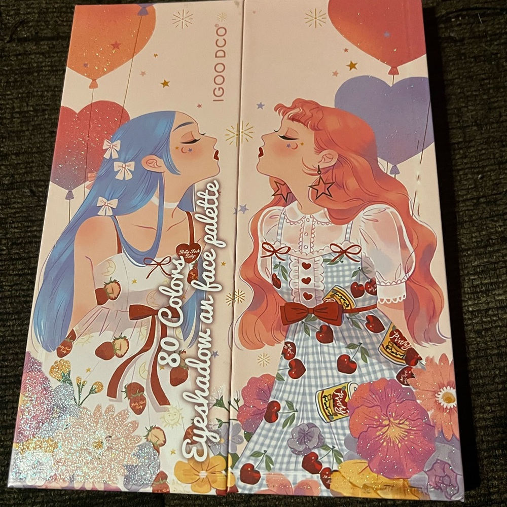 8-Color Eyeshadow Palette - Pink & Blue Artistic Case